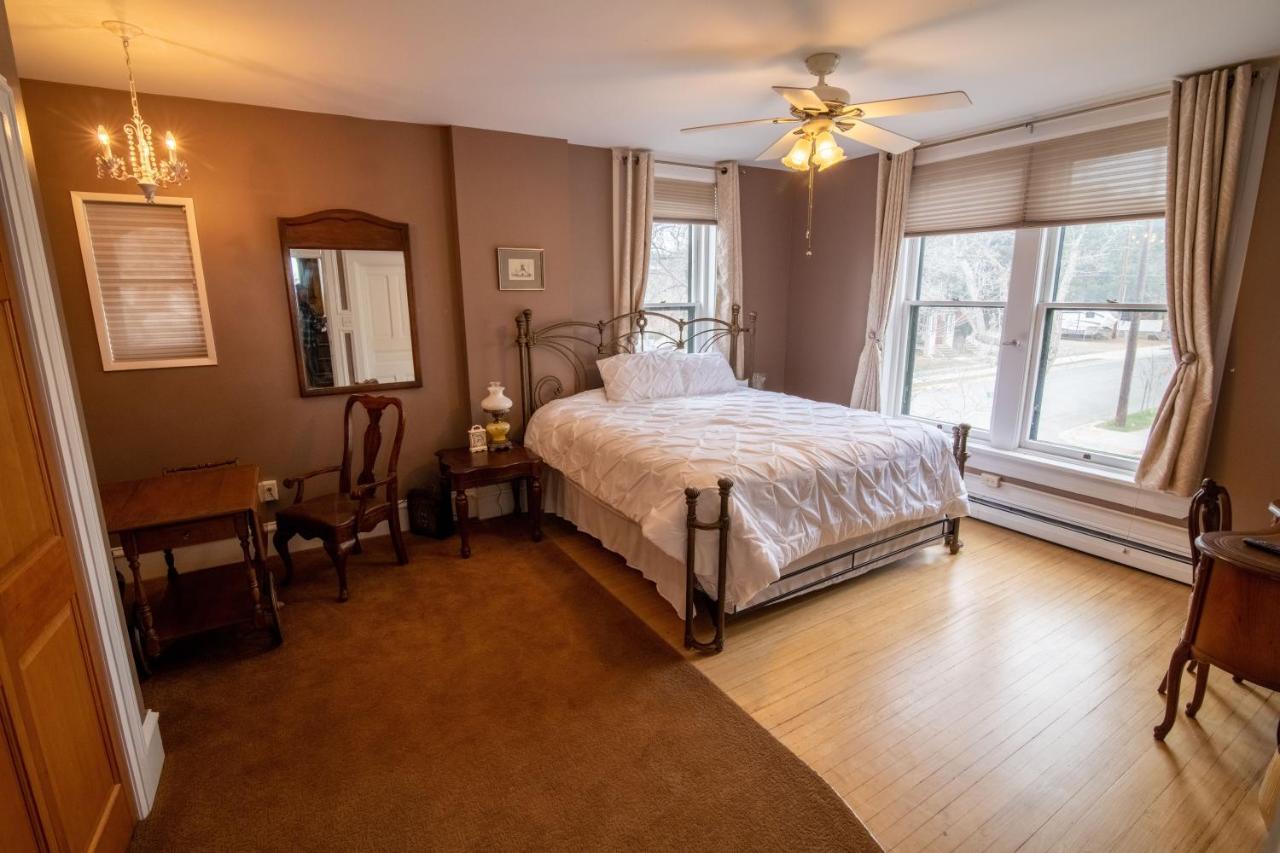 Pope House - Hist. Mansion - Wild Apartment *