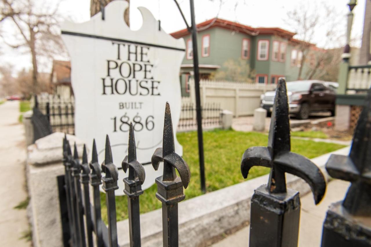 Pope House - Hist. Mansion - Wild Apartment *